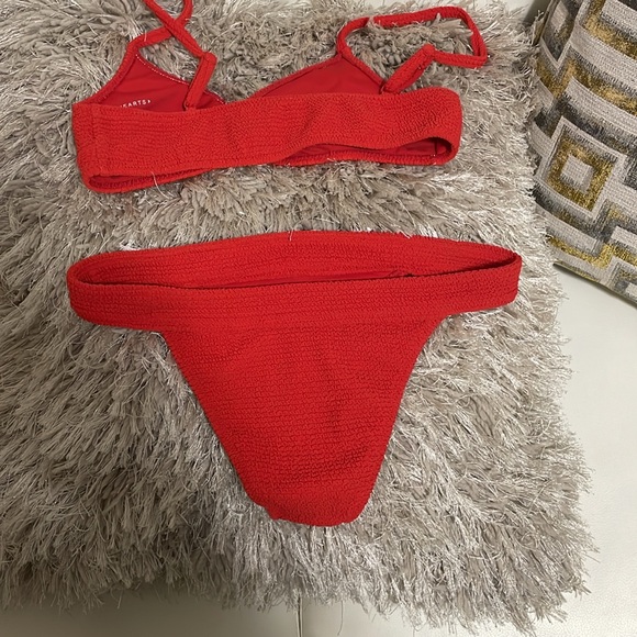 Bikini - Picture 3 of 4